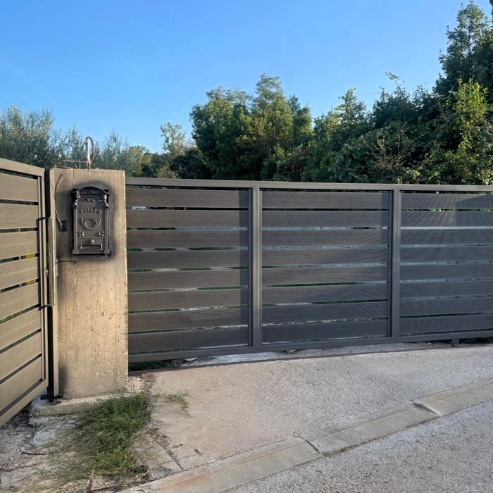 Klizna dvorišna ograda od čelika