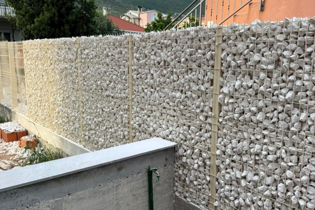 mrežna konstrukcija ograde za granulat